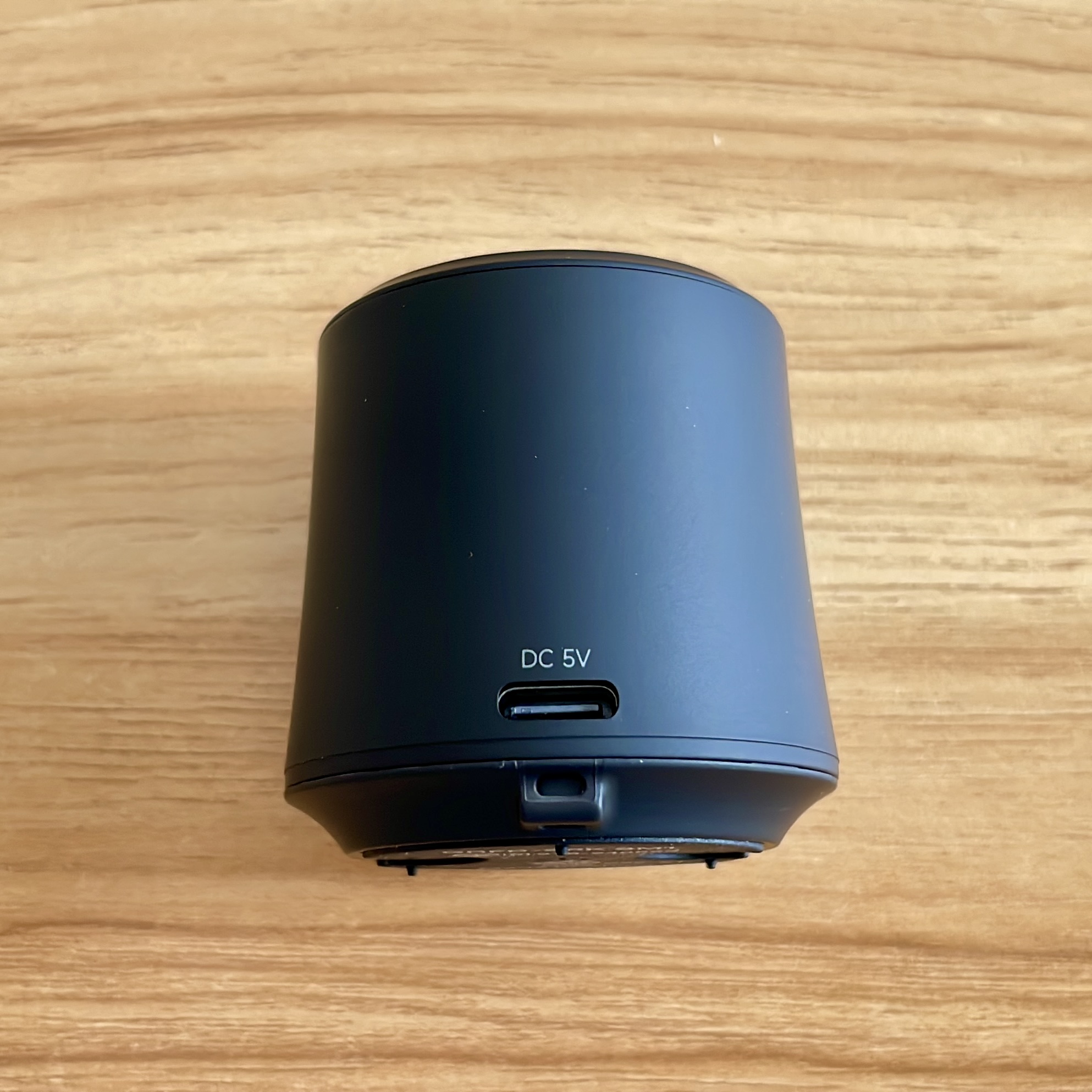 ゲオコンパクトスピーカーmini充電ポート