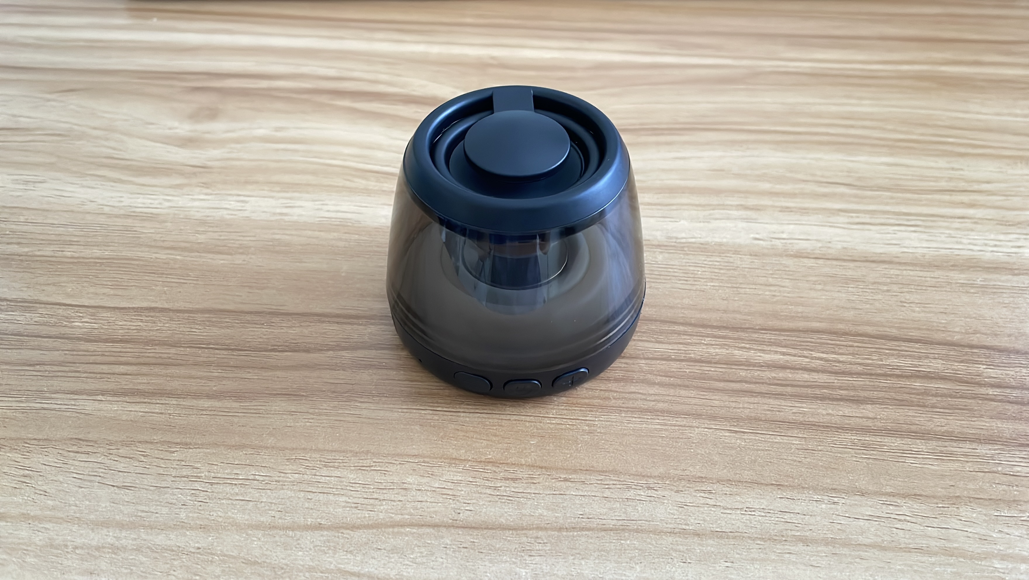 ゲオのBTマグネットスピーカーmini M2本体